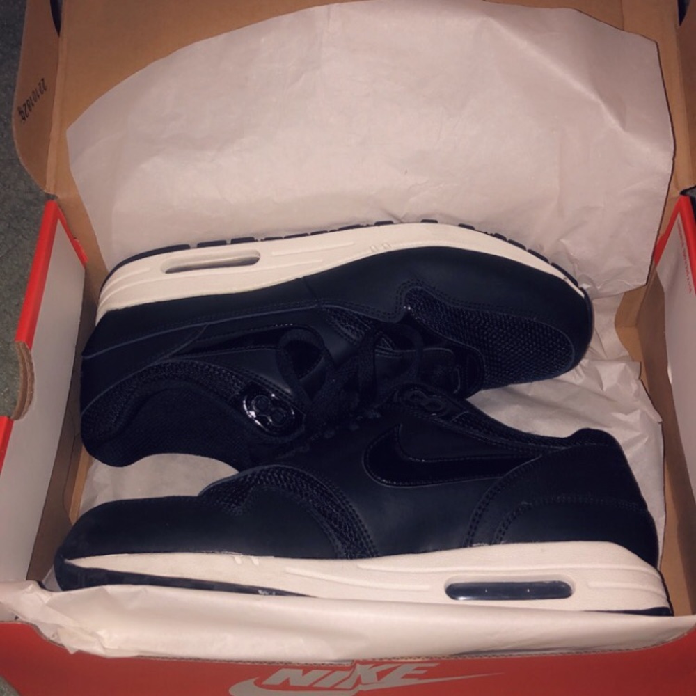 Nike Air Max 1 Woman’s Size 10
